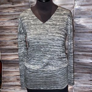 White House Black Market Top- J3-3